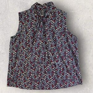 Tommy Hilfiger Women’s XL Sleeveless Floral Blouse with Keyhole Tie Neck